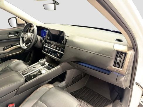 Used 2023 Nissan Pathfinder Platinum AWD/4WD image 27