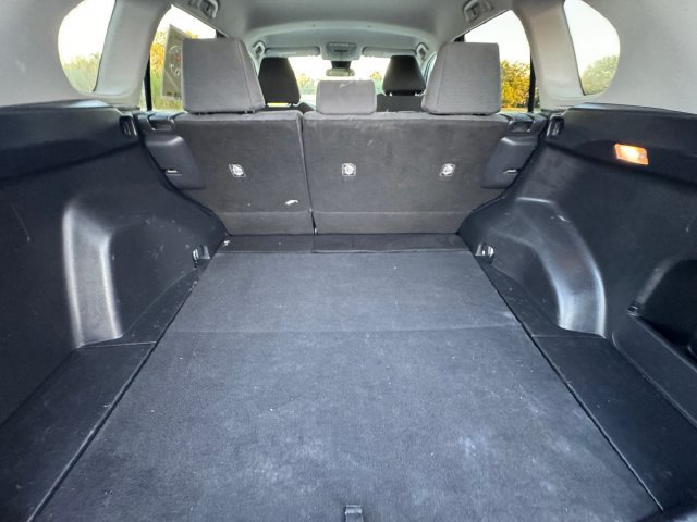 Used 2021 Toyota RAV4 LE FWD image 31
