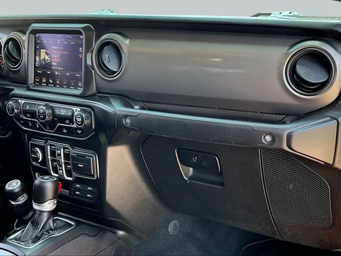 Used 2022 Jeep Gladiator Sport AWD/4WD image 17