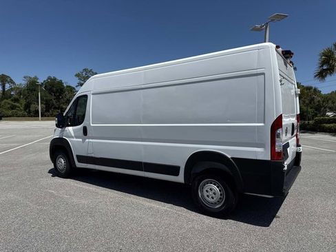 Used 2024 RAM ProMaster 2500 w/ Convenience Group image 5