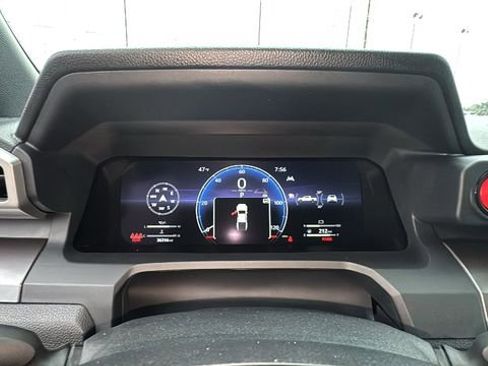 Used 2025 Toyota Tacoma TRD Sport AWD/4WD image 17