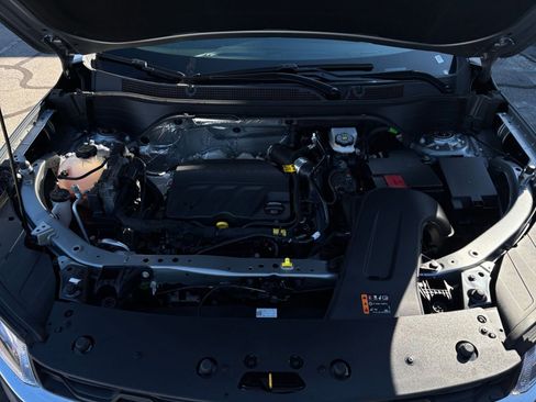 Used 2025 Chevrolet Trax LT image 31