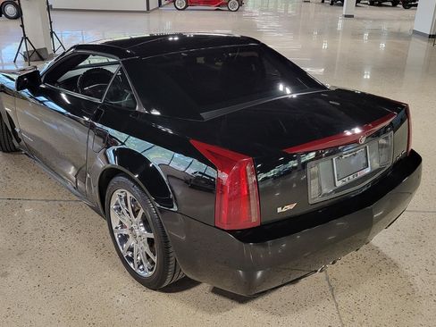 Used 2008 Cadillac XLR V RWD image 13