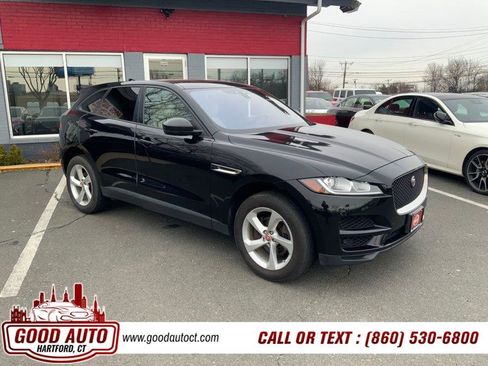 Used 2017 Jaguar F-PACE Premium image 3