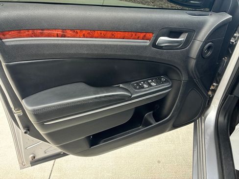 Used 2014 Chrysler 300 RWD image 14