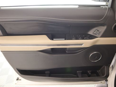 Used 2024 Ford Expedition Max XLT image 17