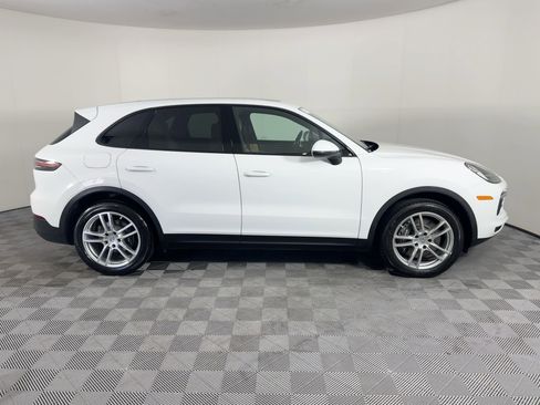 Used 2023 Porsche Cayenne image 9
