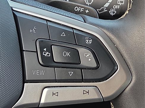 Used 2024 Volkswagen Atlas Cross Sport SE image 18