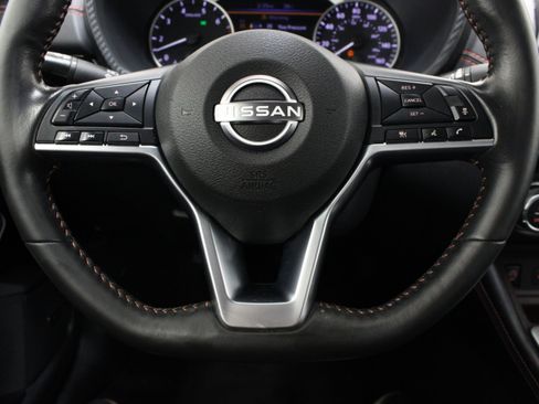Used 2025 Nissan Sentra SR w/ SR Premium Package FWD image 24
