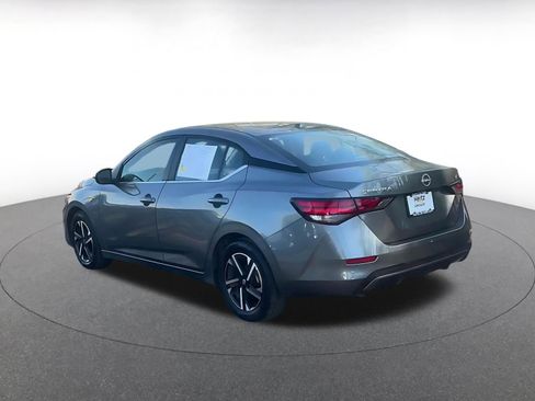 Used 2025 Nissan Sentra SV FWD image 11