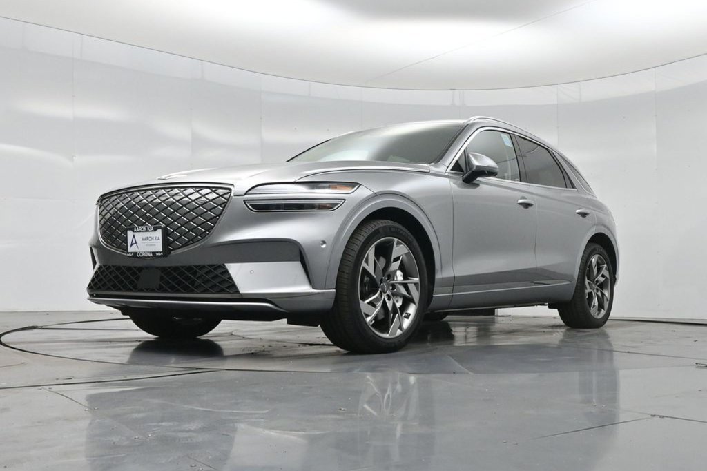 Used 2025 Genesis Electrified GV70 w/ Prestige Package AWD/4WD image 16