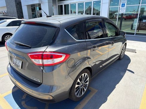 Used 2018 Ford C-MAX Titanium w/ Equipment Group 301A FWD image 10