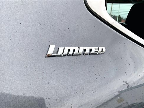 Used 2024 Toyota Tundra Limited image 9