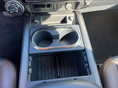 Used 2016 Nissan Titan Platinum Reserve image 38