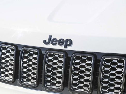 Used 2021 Jeep Grand Cherokee Laredo X RWD image 7