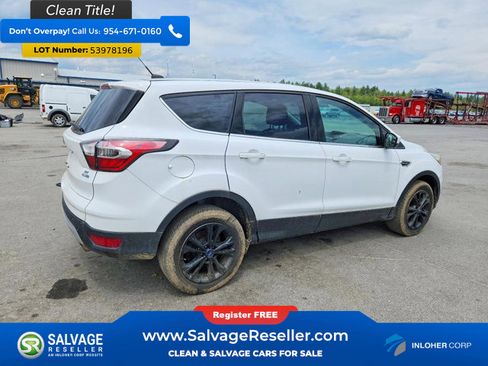Used 2017 Ford Escape SE w/ SE Cold Weather Package AWD/4WD image 4