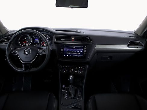 Used 2021 Volkswagen Tiguan SE FWD image 22