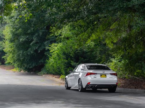 Used 2017 Lexus IS 200t F Sport w/ F Sport Package RWD image 41