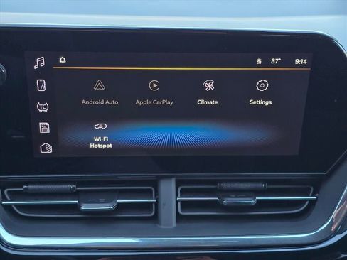 Certified 2025 Chevrolet Trax RS w/ Driver Confidence Package image 15