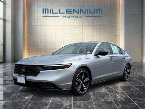 Used 2023 Honda Accord Sport image 1
