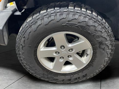 Used 2012 Jeep Wrangler Sahara image 18