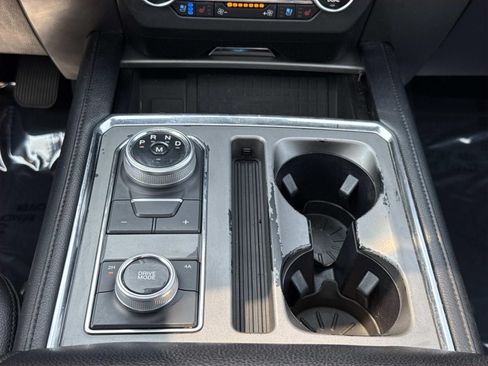 Used 2020 Ford Expedition XLT w/ Equipment Group 202A AWD/4WD image 13