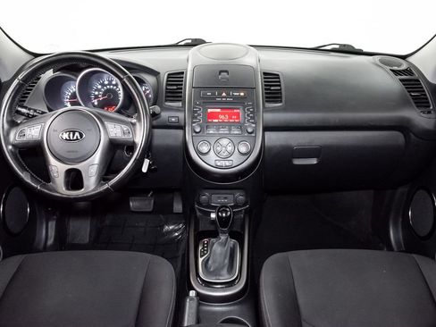 Used 2013 Kia Soul + FWD image 19