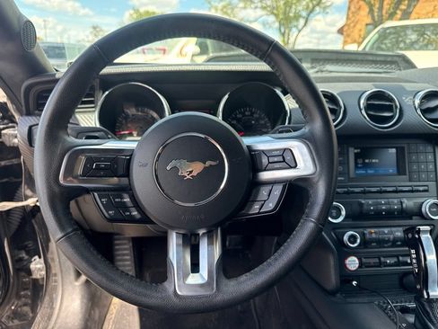 Used 2015 Ford Mustang Coupe RWD image 12