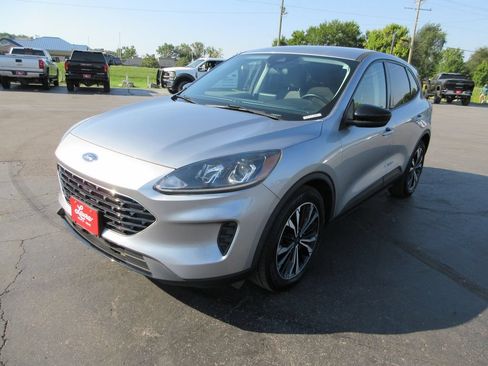 Used 2021 Ford Escape SE w/ SE Sport Appearance Package FWD image 10
