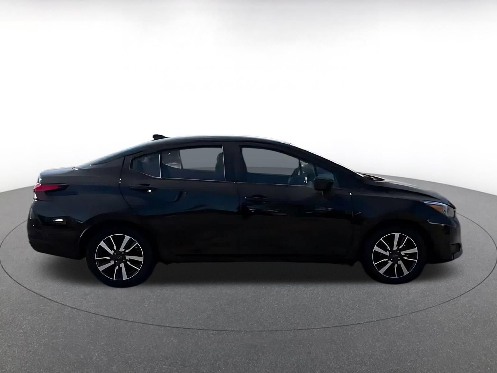Used 2025 Nissan Versa SV FWD image 8