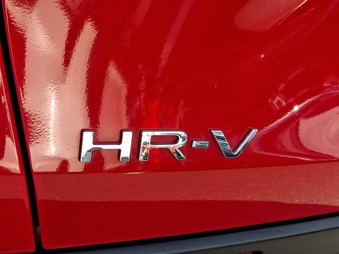 Certified 2025 Honda HR-V Sport image 32