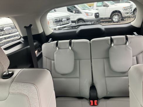 Certified 2025 Ford Explorer Active w/ Active Comfort Package RWD image 24