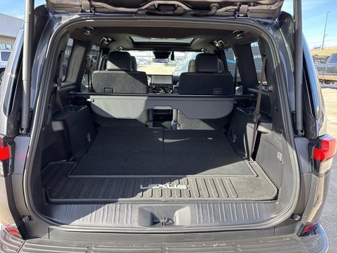 Used 2025 Lexus GX 550 image 6