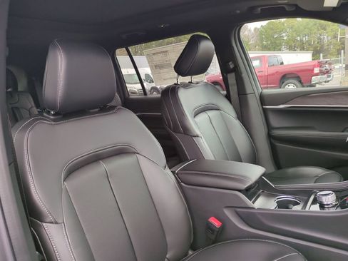 New 2026 Jeep Grand Cherokee L Limited w/ Luxury Tech Group II RWD image 36