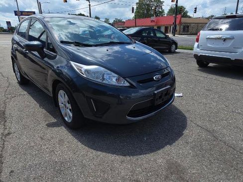 Used 2011 Ford Fiesta SE w/ 202A Rapid Spec Order Code FWD image 3