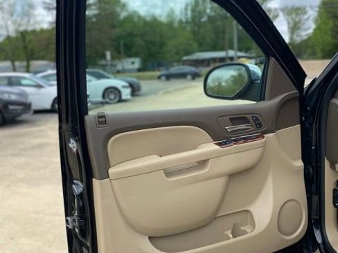 Used 2013 Chevrolet Tahoe LTZ RWD image 15