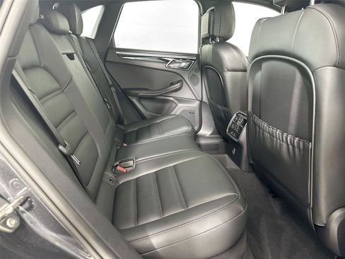 Certified 2026 Porsche Macan AWD/4WD image 27