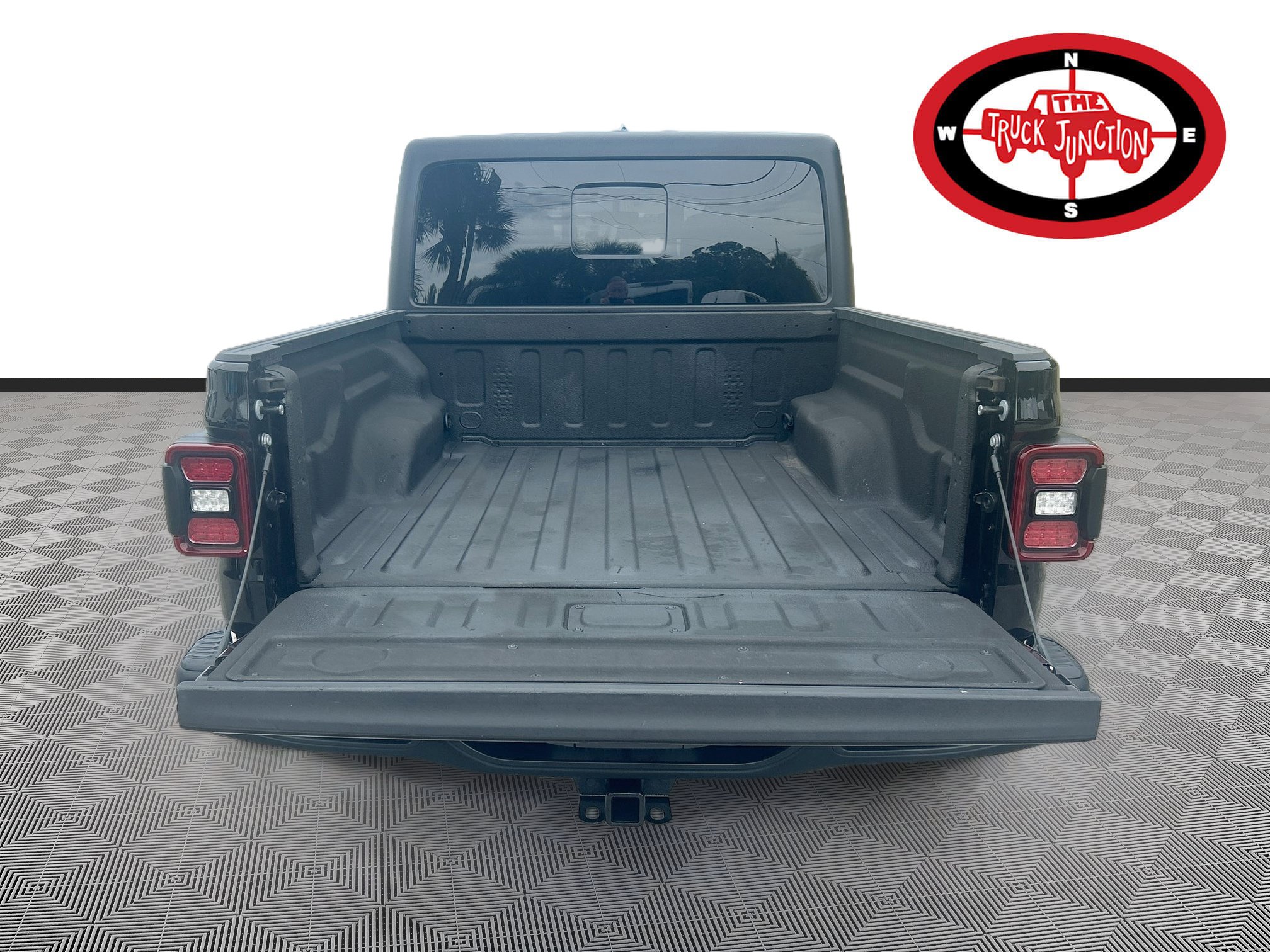 Used 2023 Jeep Gladiator Rubicon w/ LED Lighting Group AWD/4WD image 25