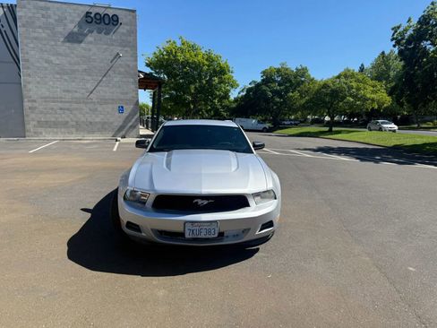 Used 2012 Ford Mustang Coupe image 3