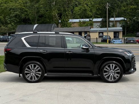 Used 2026 Lexus LX 700h Luxury AWD/4WD image 7