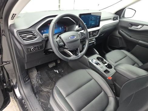 Used 2025 Ford Escape Platinum image 15
