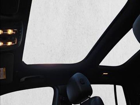 Used 2022 Mercedes-Benz GLB 250 image 15