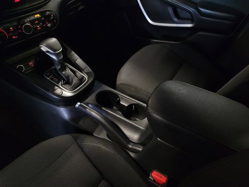 Used 2021 Kia Soul LX FWD image 26