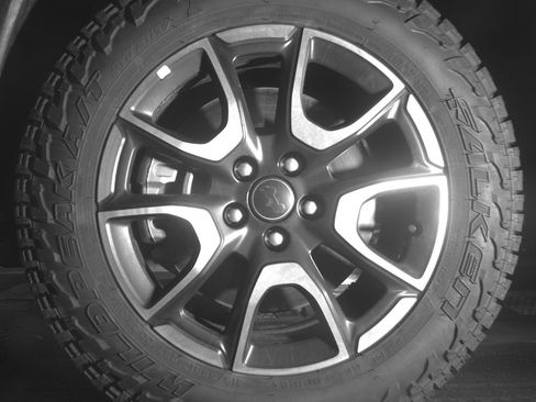 Used 2025 Jeep Compass Trailhawk AWD/4WD image 12