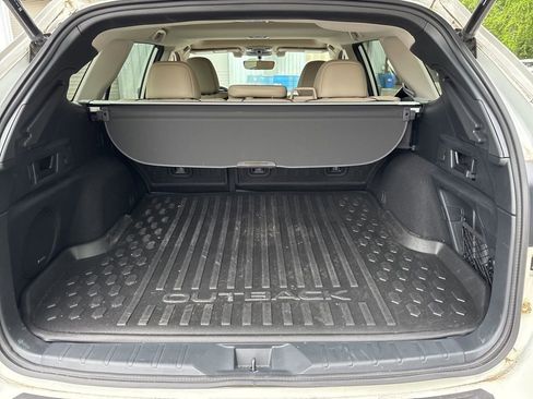 Used 2022 Subaru Outback Limited image 28