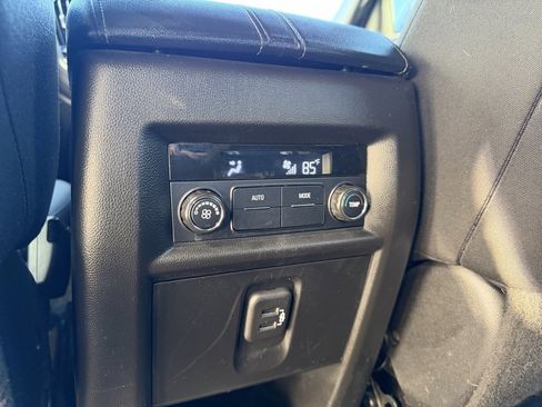 Certified 2022 Chevrolet Traverse LT image 14