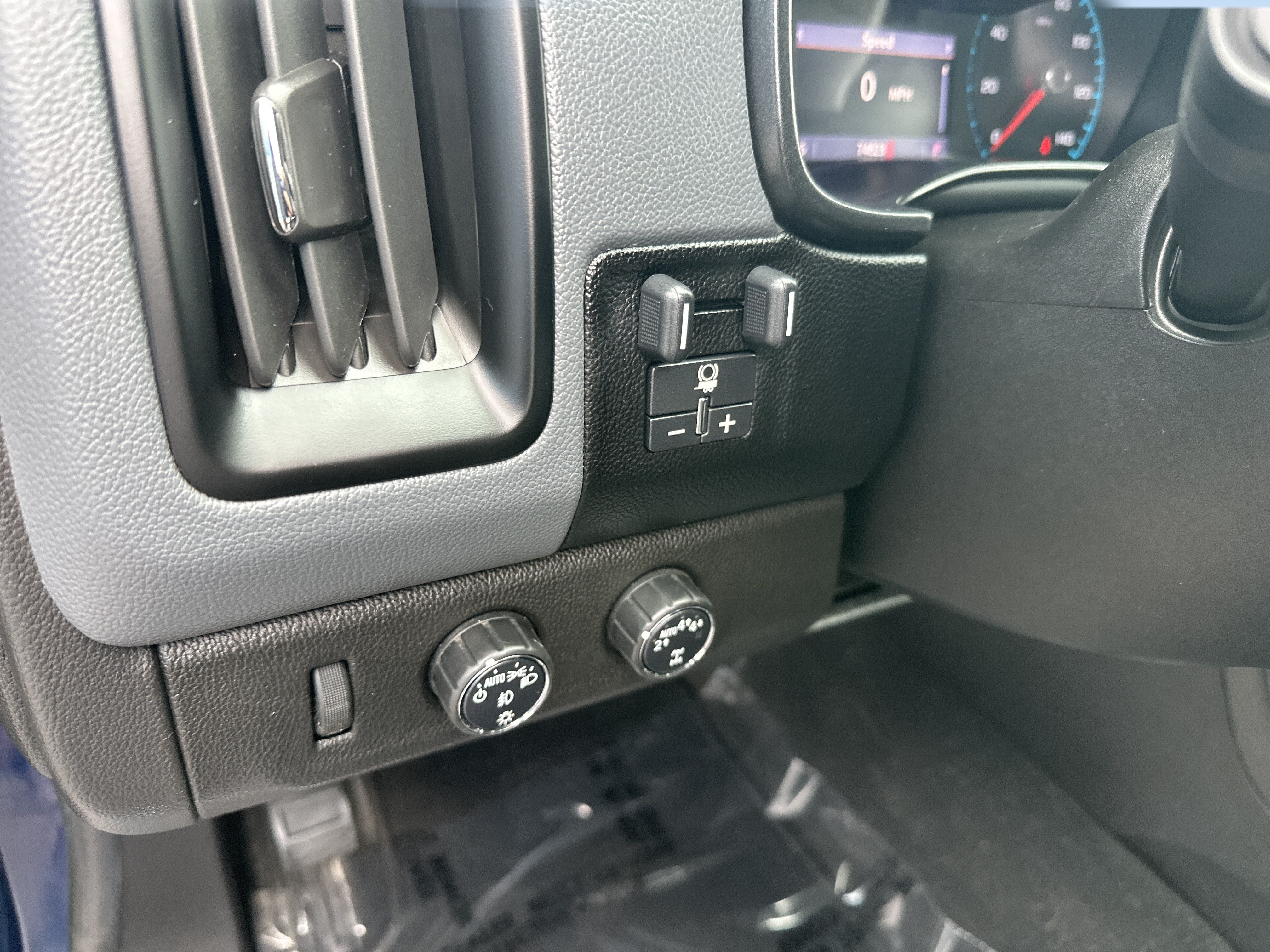 Certified 2019 Chevrolet Colorado Z71 AWD/4WD image 10