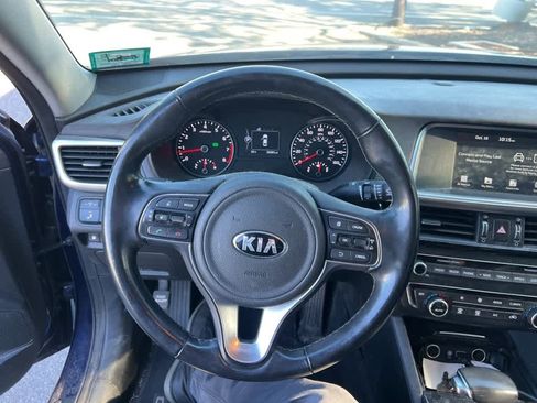 Used 2018 Kia Optima EX image 11