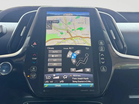 Used 2022 Toyota Prius Prime XLE FWD image 21