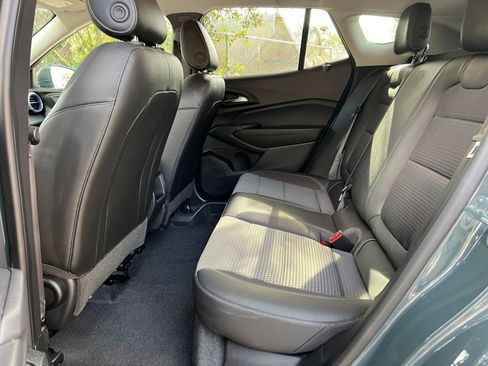 Used 2025 Chevrolet Trax LT image 20